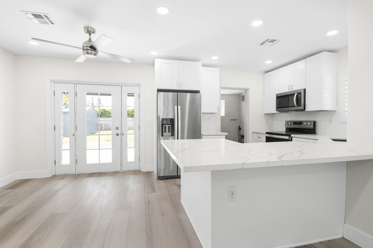 533 W Missouri Ave #NA - Photo 3 of 13