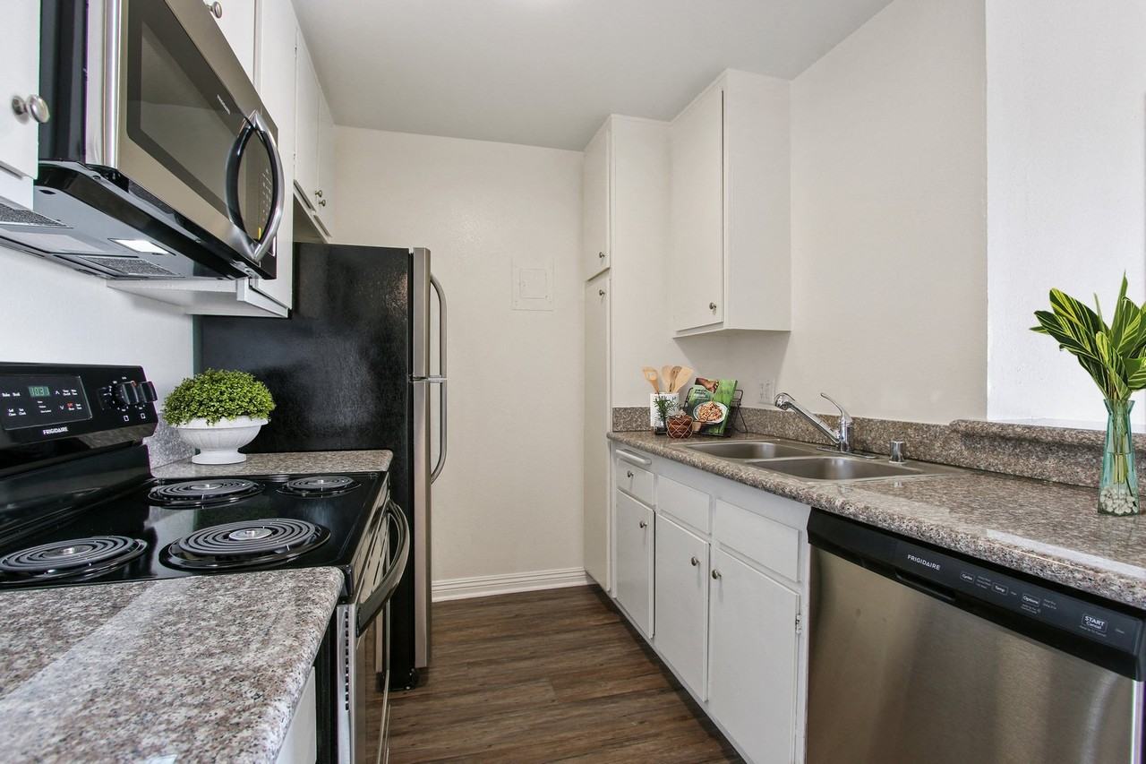 Casa De Vida - Photo 7 of 65