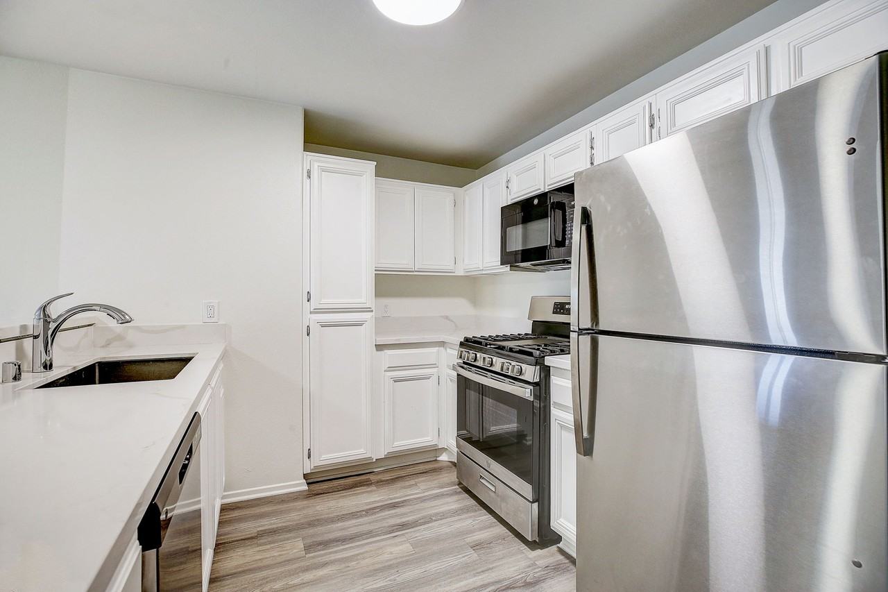 Toscana Apartments - Photo 2 of 33