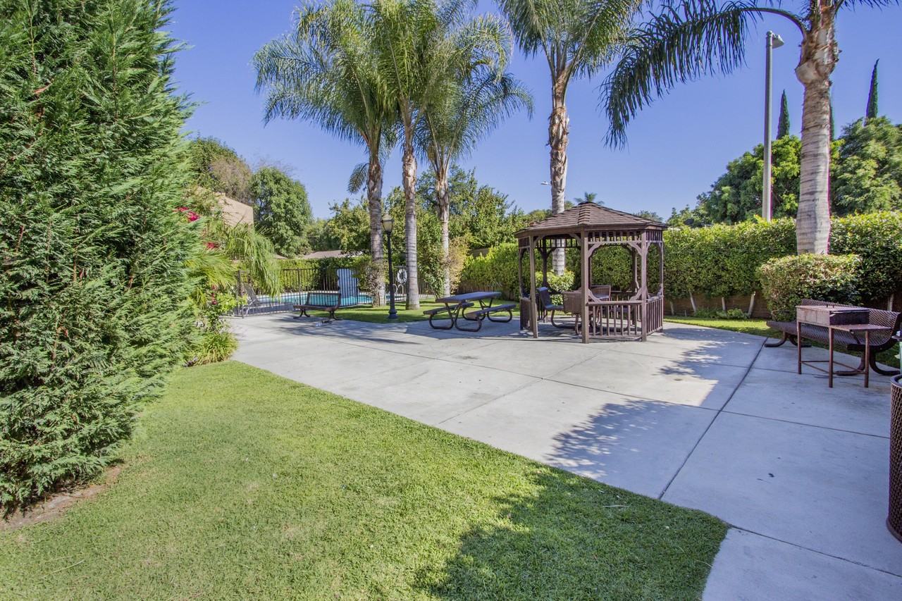 Toscana Apartments - Photo 4 of 32