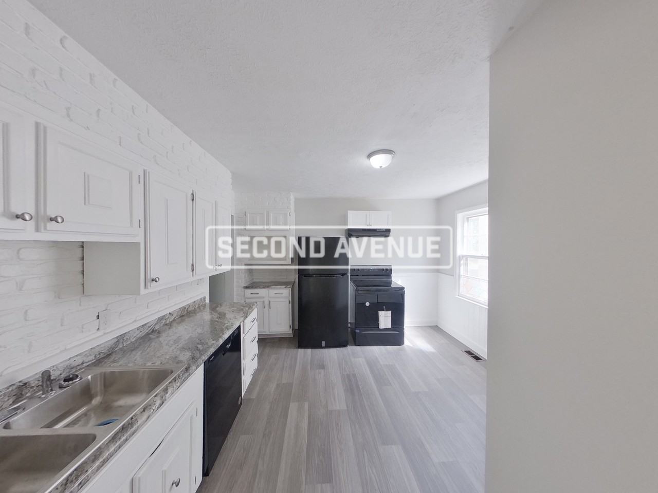 1632 Earl Ave - Photo 2 of 21