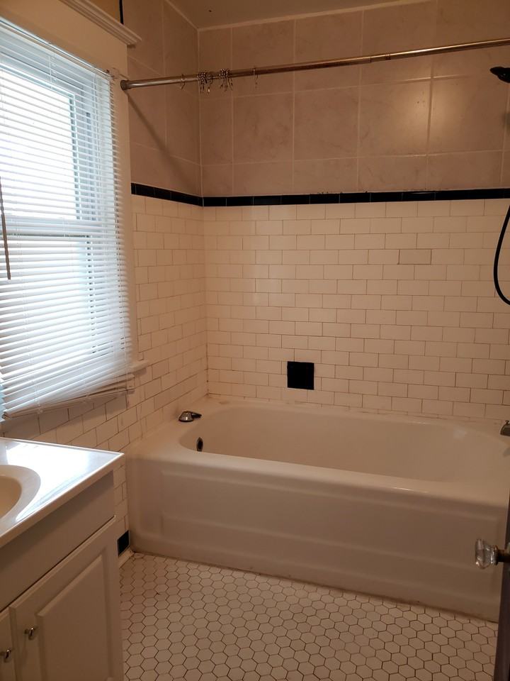 918 East Locust Street #2 - Photo 2 of 16