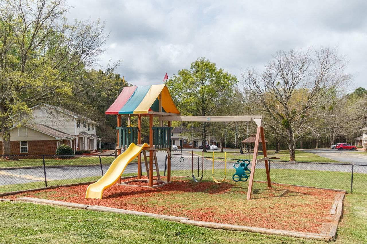 Shoal's Pointe - Photo 3 of 32