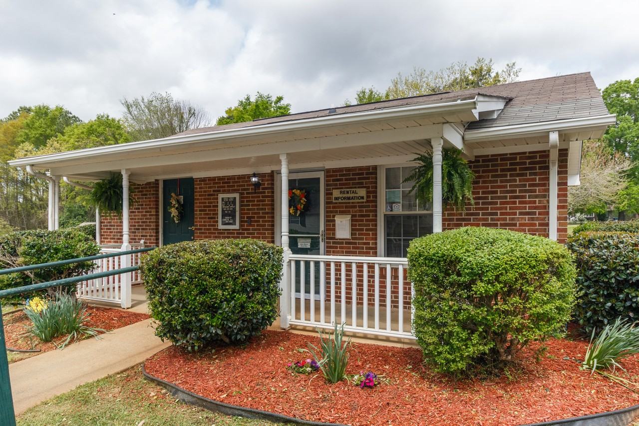 Shoal's Pointe - Photo 2 of 32