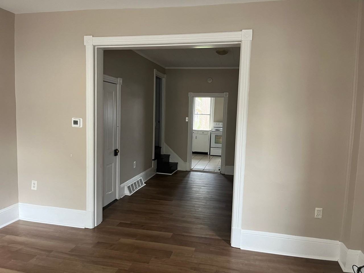 307 N Locust St - Photo 2 of 13
