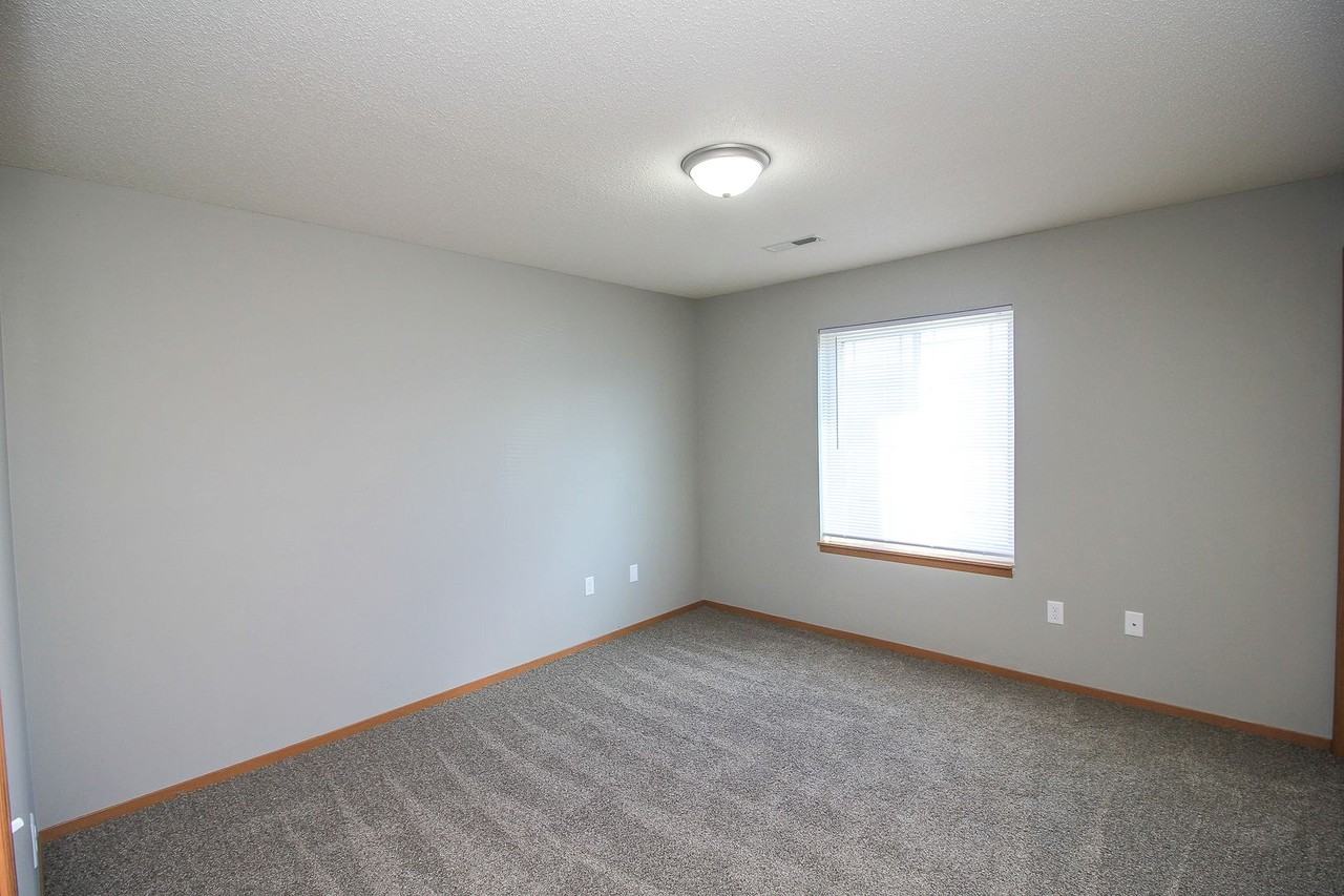 Pinehurst Apartments - Photo 7 of 12