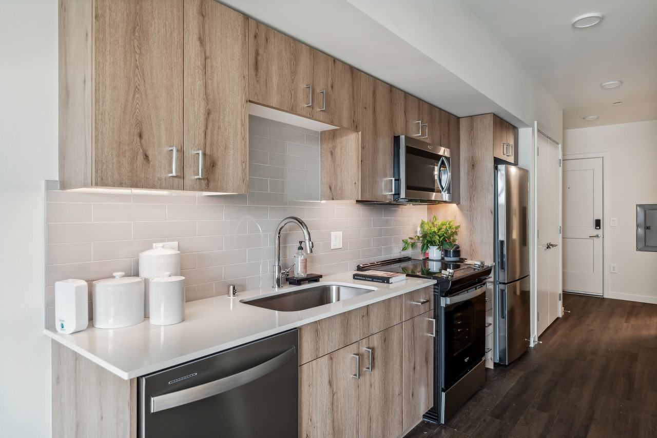 Traxx Apartments - Photo 5 of 26