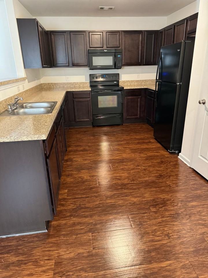 83 Braxton Manor Dr - Photo 2 of 14