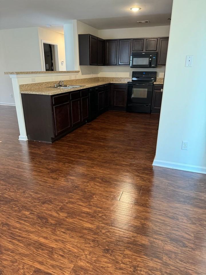 83 Braxton Manor Dr - Photo 3 of 14