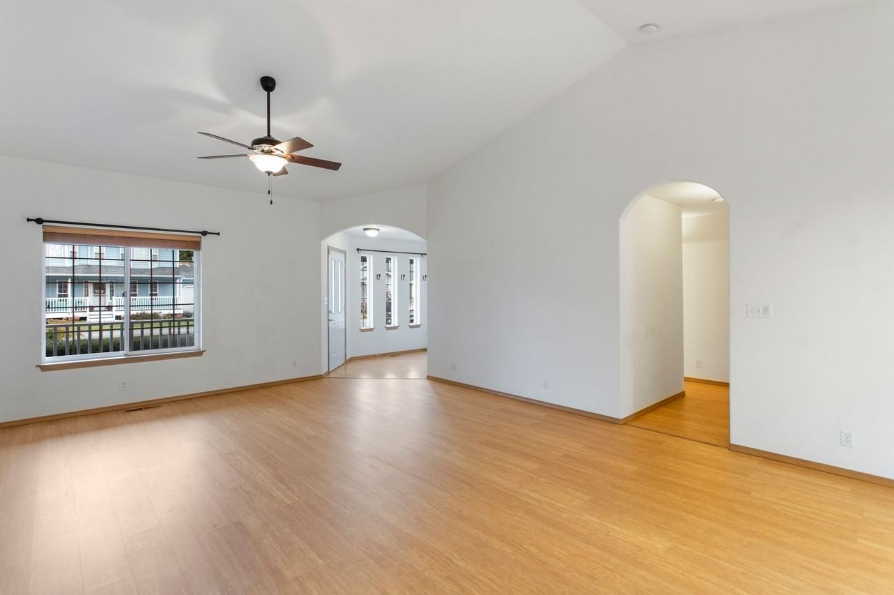 2067 Sw Rosario Pl - Photo 2 of 13