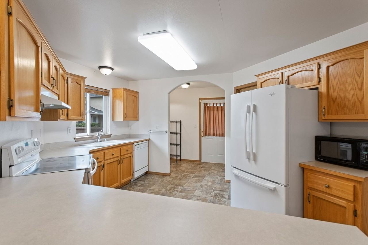 2067 Sw Rosario Pl - Photo 5 of 13