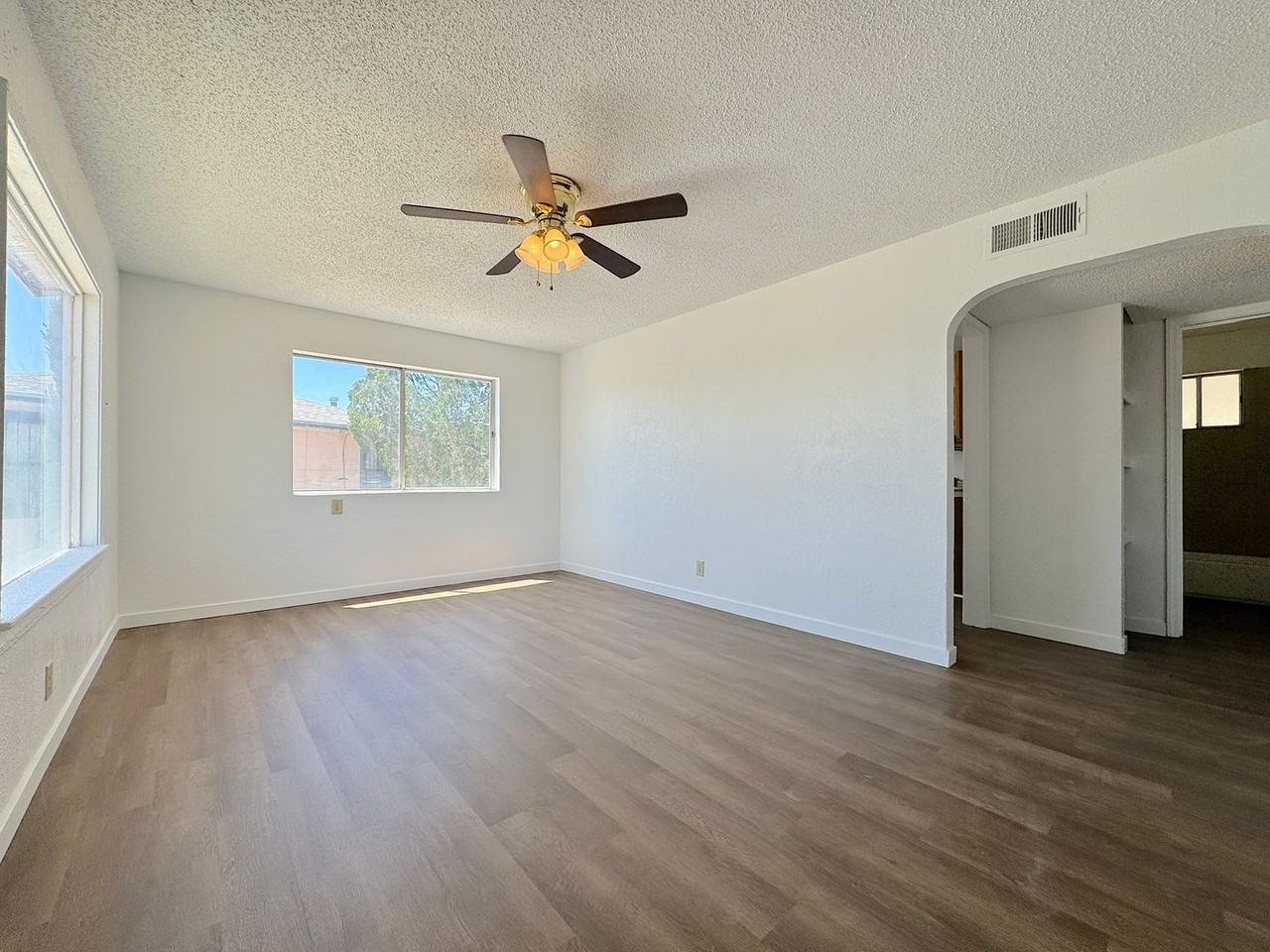 5573 Joyce Cir - Photo 3 of 12