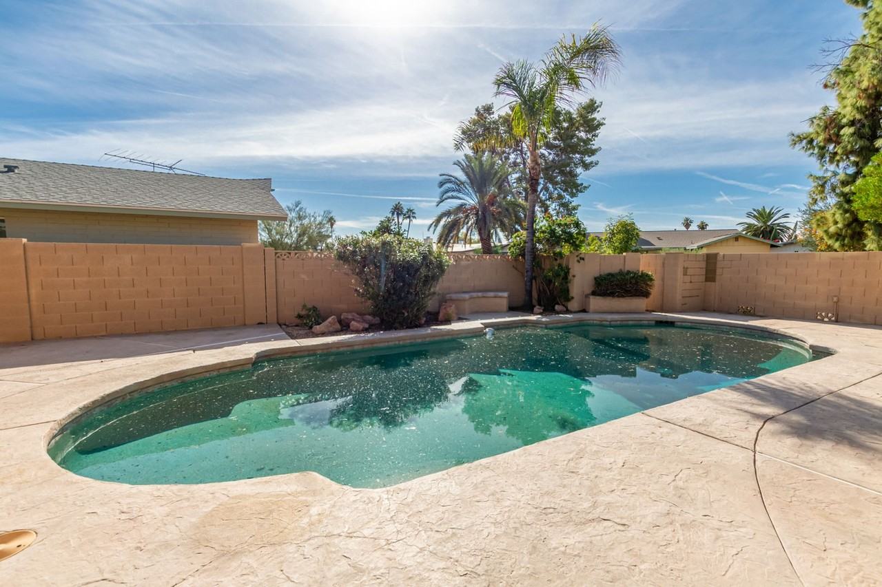 2310 S Gary Dr - Photo 2 of 35