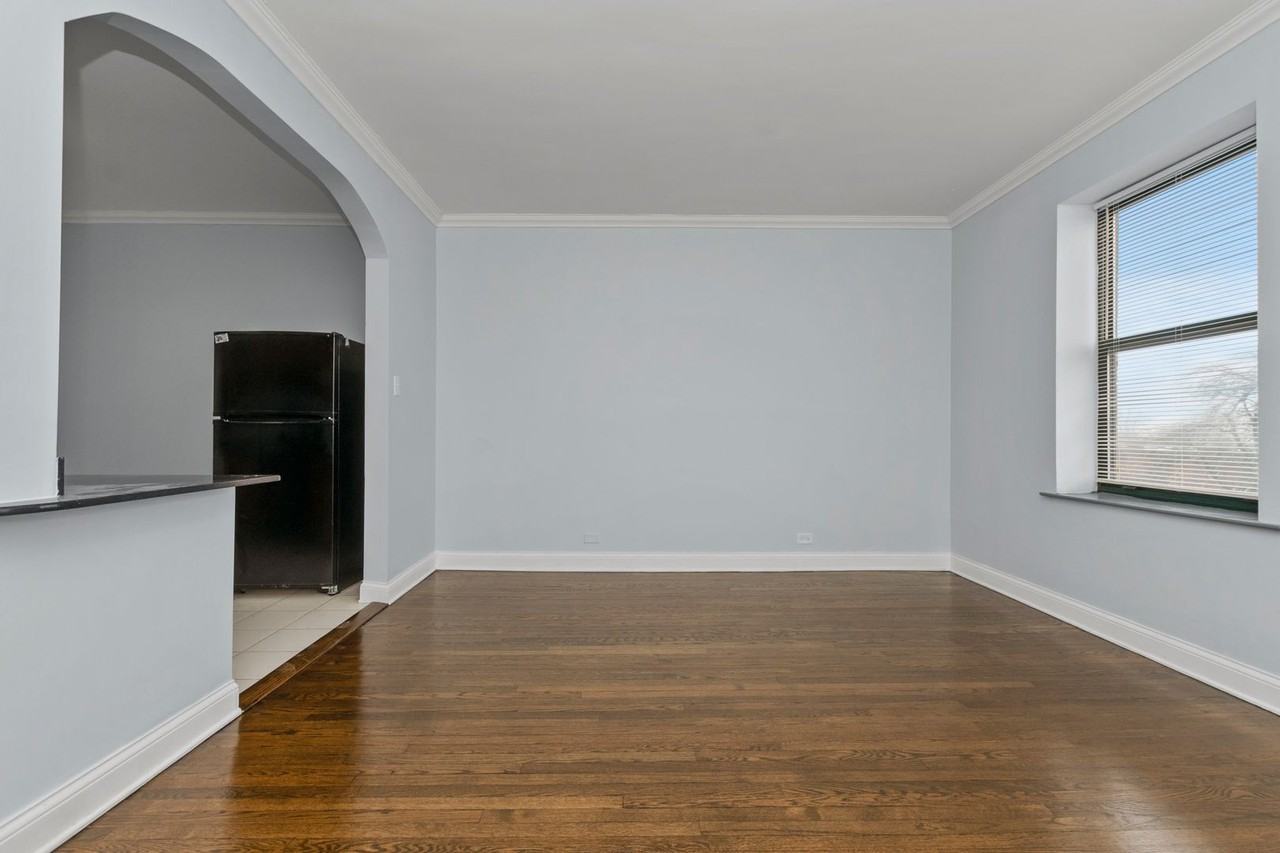 7219 S Yates Blvd #4B - Photo 6 of 11