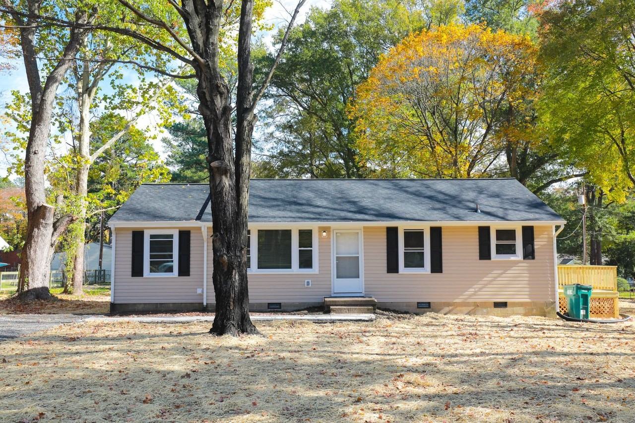 7509 Montrose Ave - Photo 2 of 18