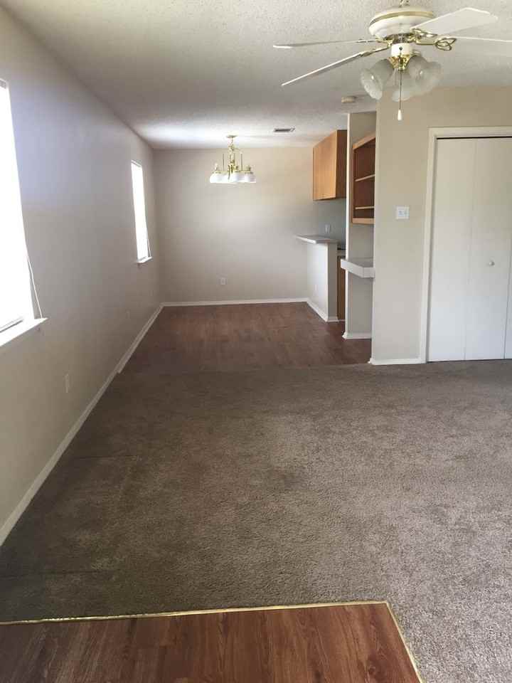 Conveniently Located Affordable 2 Bd / 2 Ba Near Baylor! - Photo 2 of 9