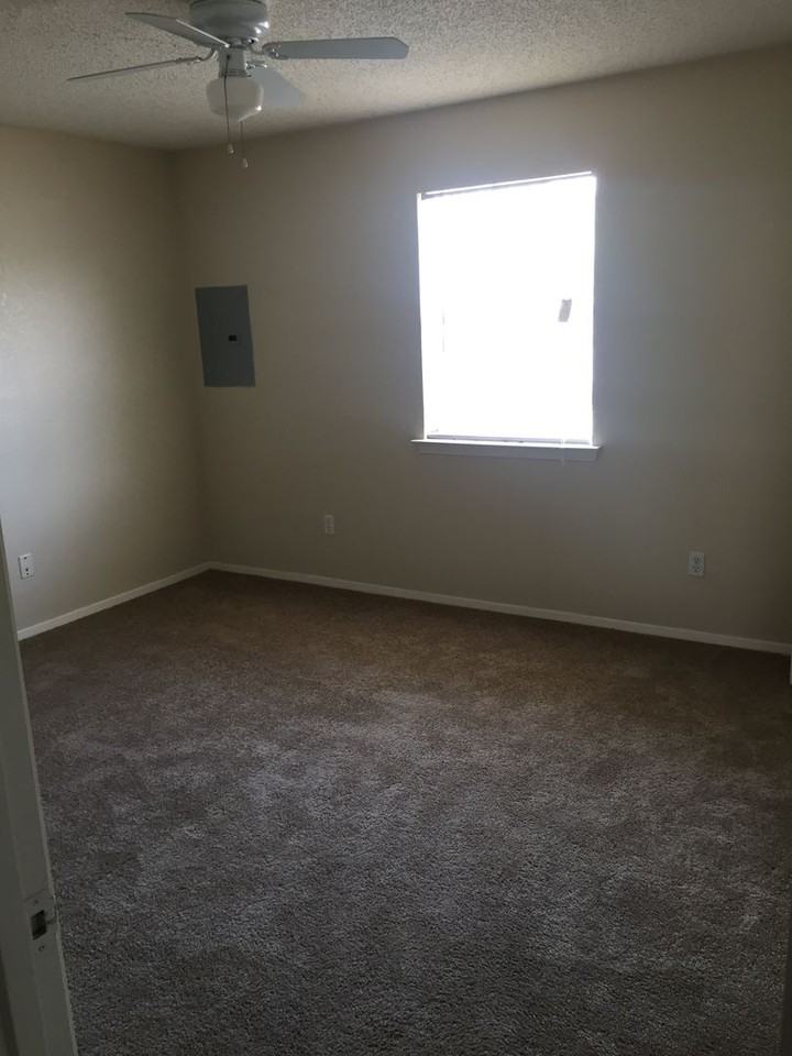 Conveniently Located Affordable 2 Bd / 2 Ba Near Baylor! - Photo 6 of 9