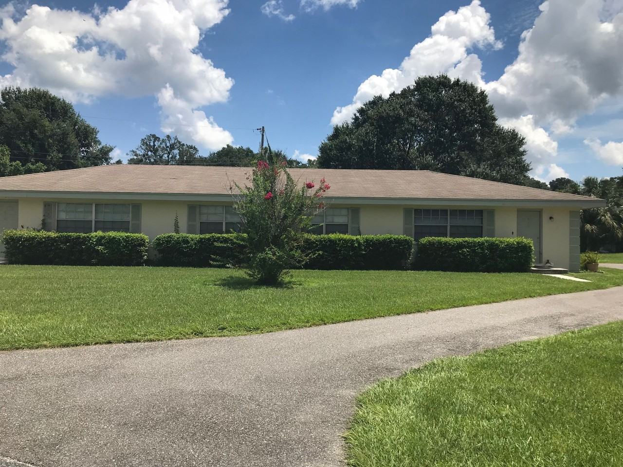 Suburban Villa - Photo 2 of 3