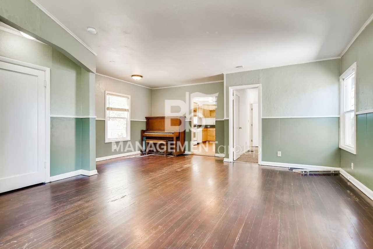 653 Sw Sherman St - Photo 4 of 28