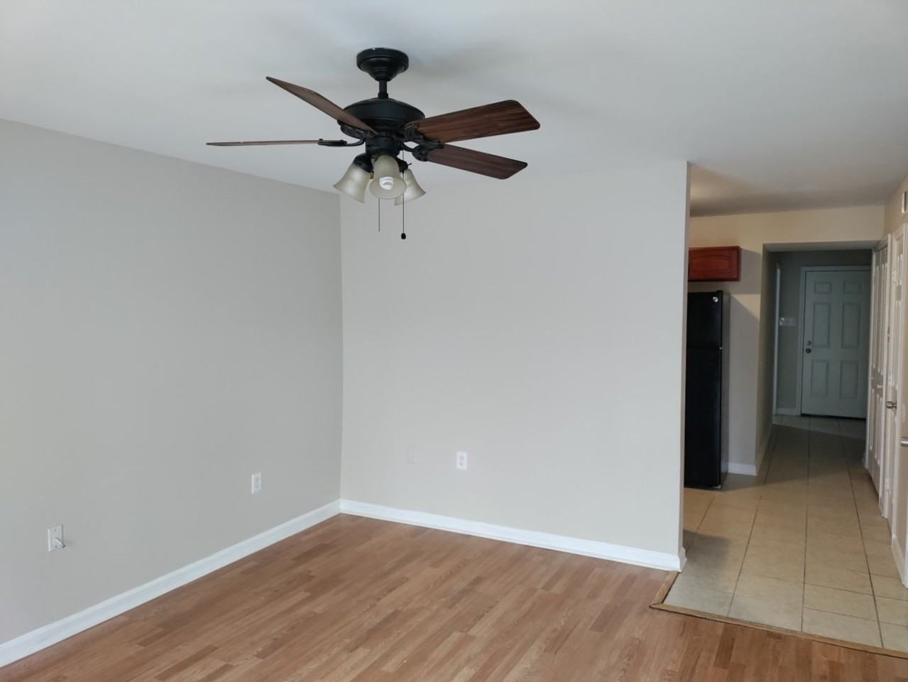 7701 N Coronet Ct - 7701 N Coronet Ct - Photo 2 of 18