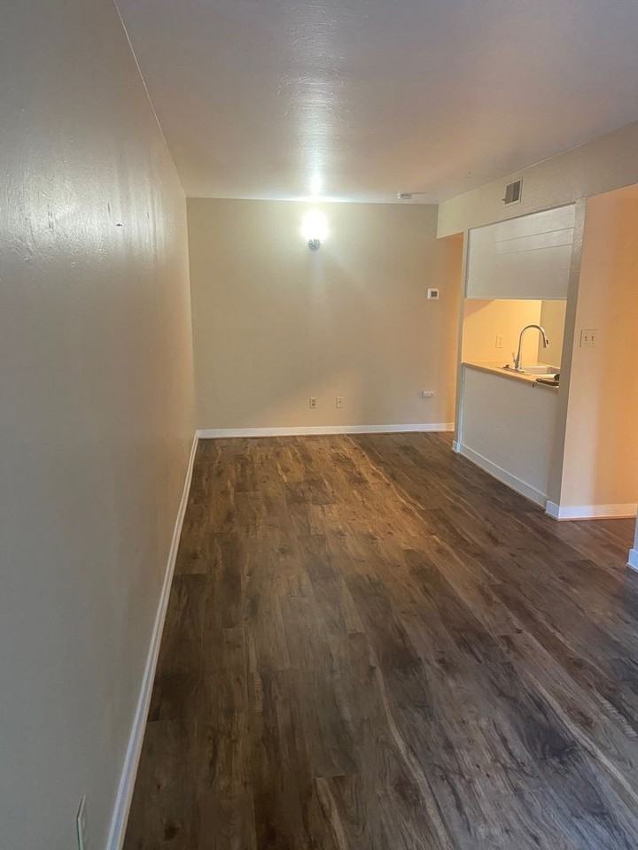 1111 Maxwell Ave #116 - Photo 5 of 16