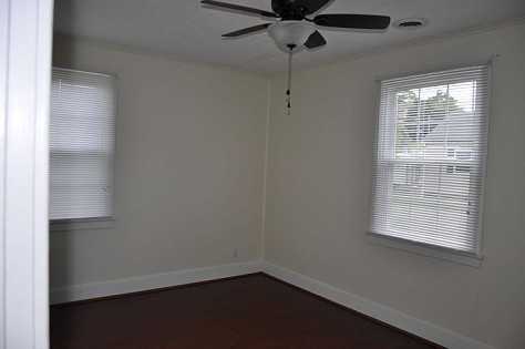 1006 9th St - Photo 3 of 8