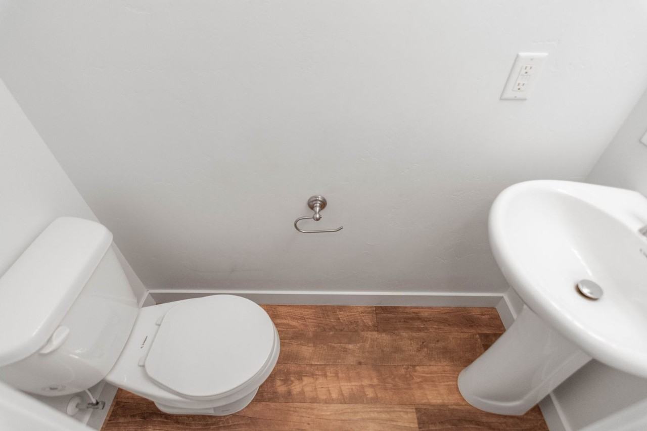 217 E 630 N - Photo 2 of 18