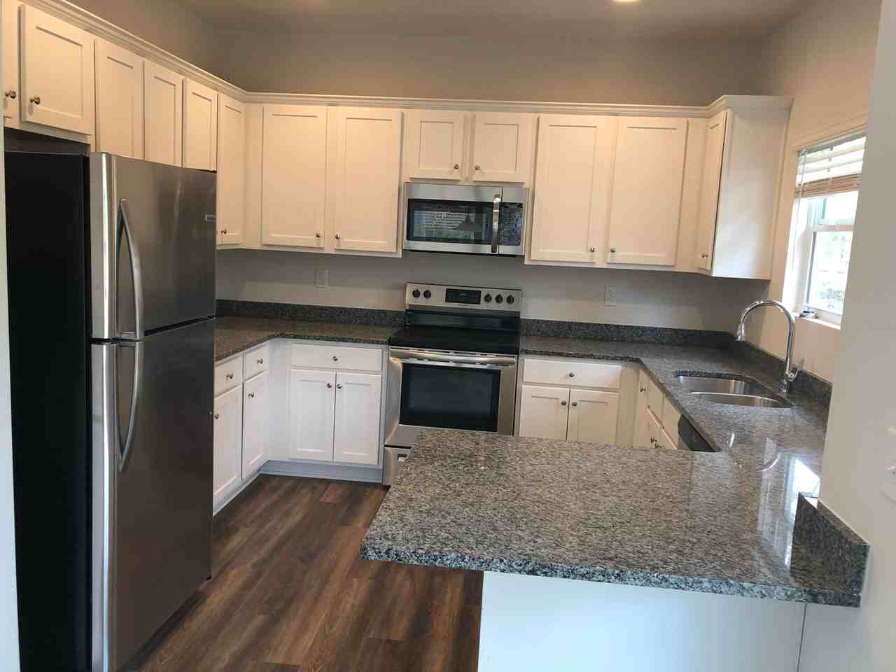 407 Farris Dr - Photo 3 of 13