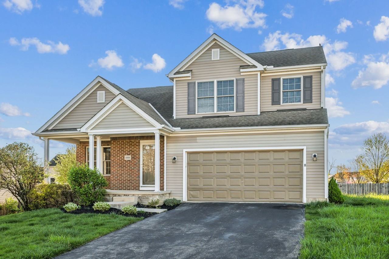 1044 Rowland Ave - Photo 3 of 13