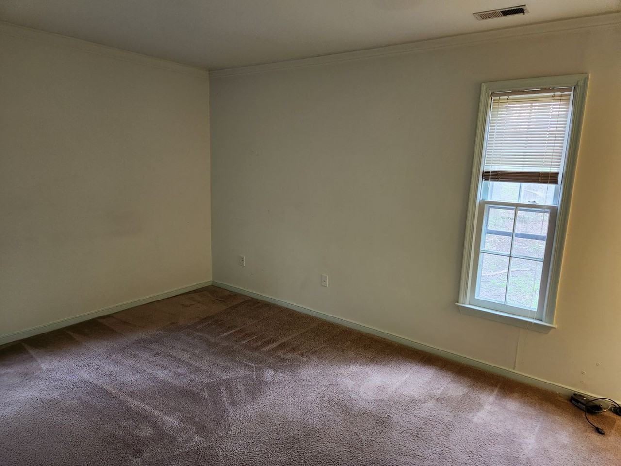 2511 Carriage Creek Ct - Photo 5 of 6