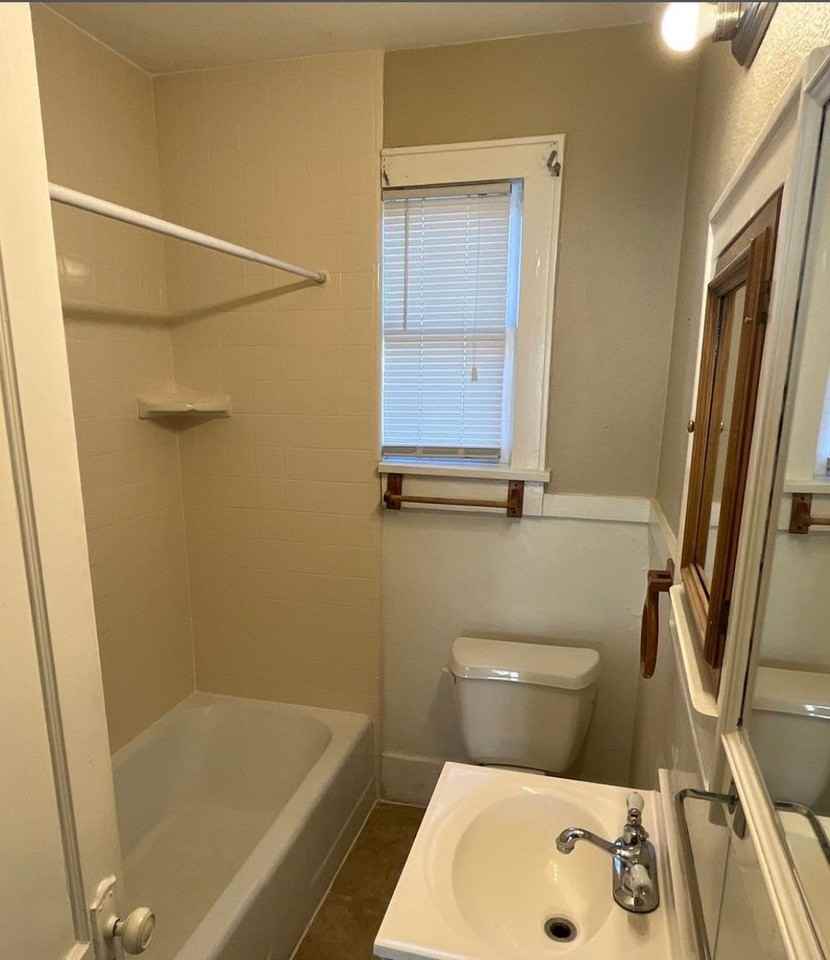 4302 1/2 N Peniel Ave - Photo 2 of 17