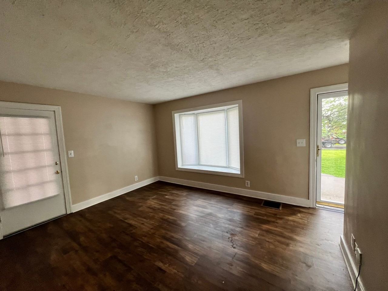 4004 Carol Rd - Photo 4 of 14