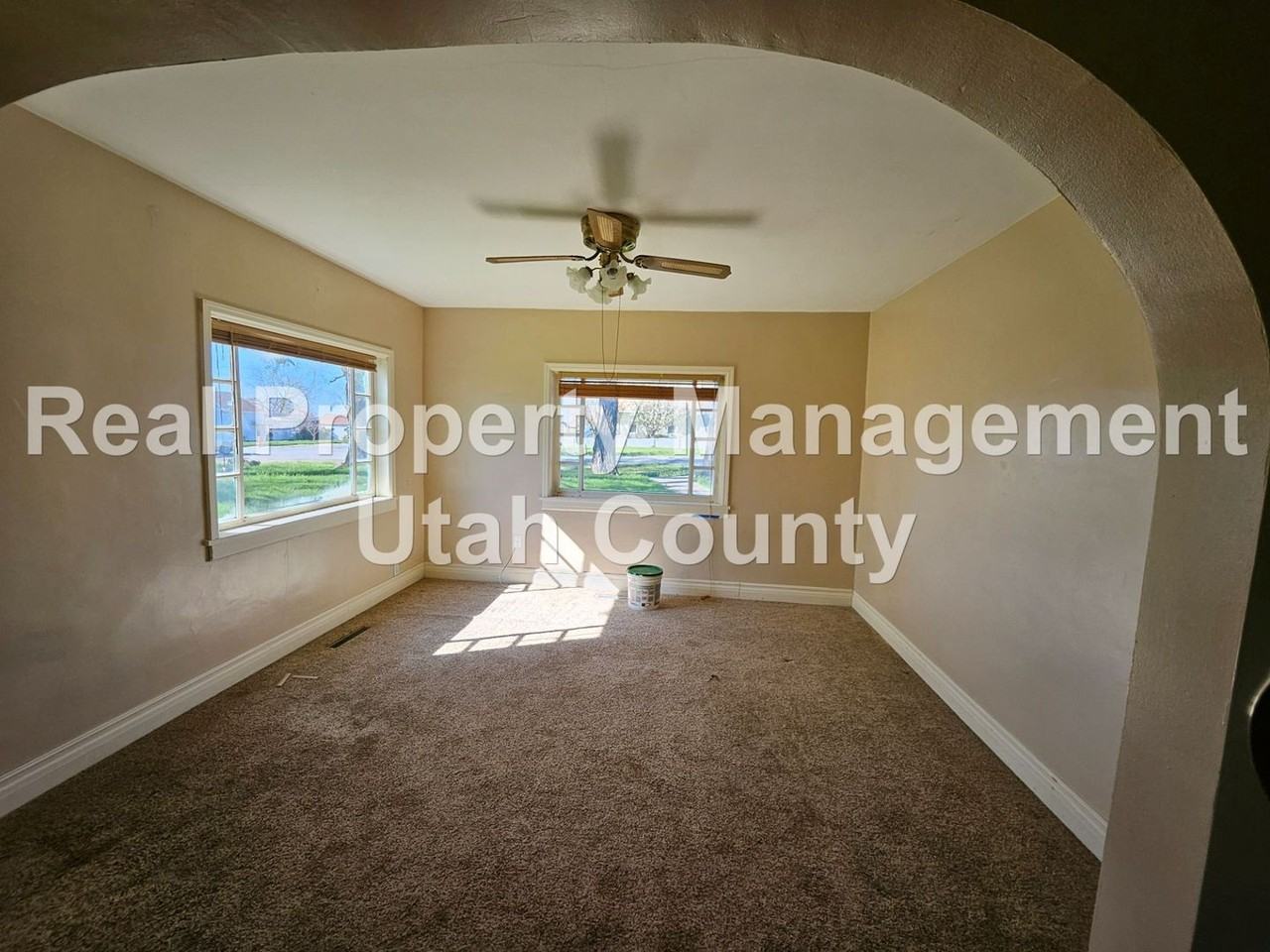 209 S 400 E - Photo 2 of 13