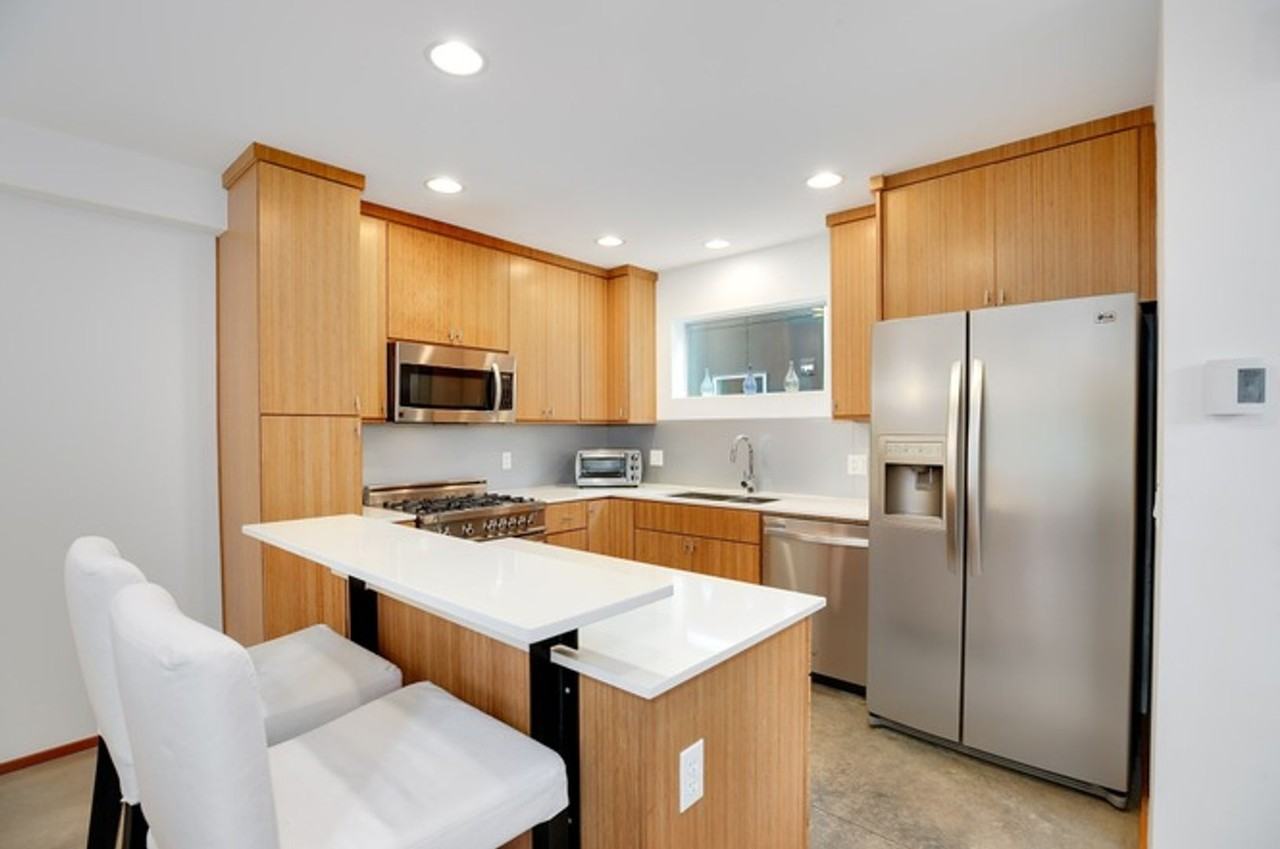 1115 Ne 78th St - Photo 4 of 17