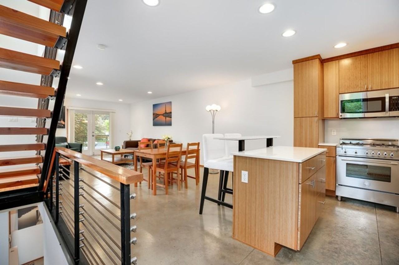 1115 Ne 78th St - Photo 5 of 17