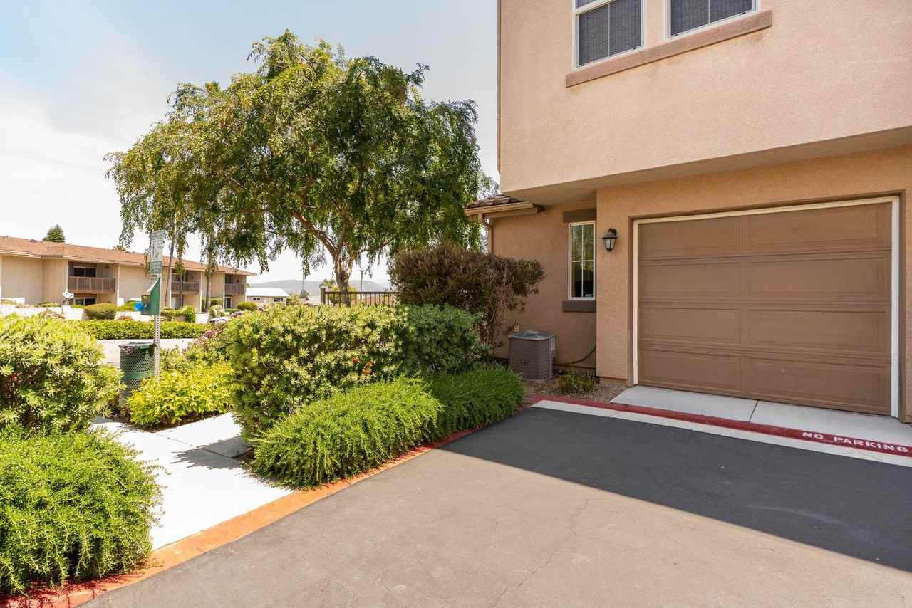 1607 Waterlily Way - Photo 2 of 22