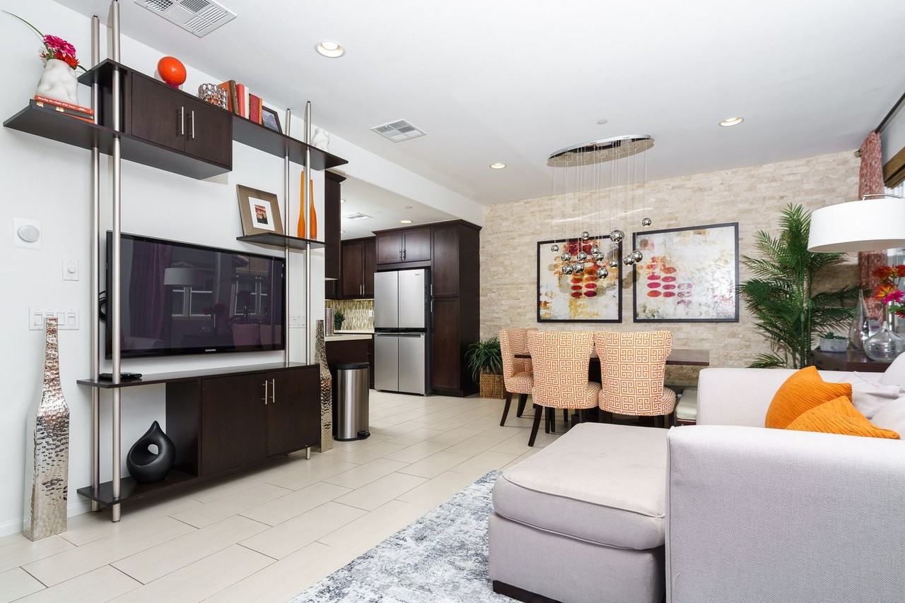 1607 Waterlily Way - Photo 3 of 22