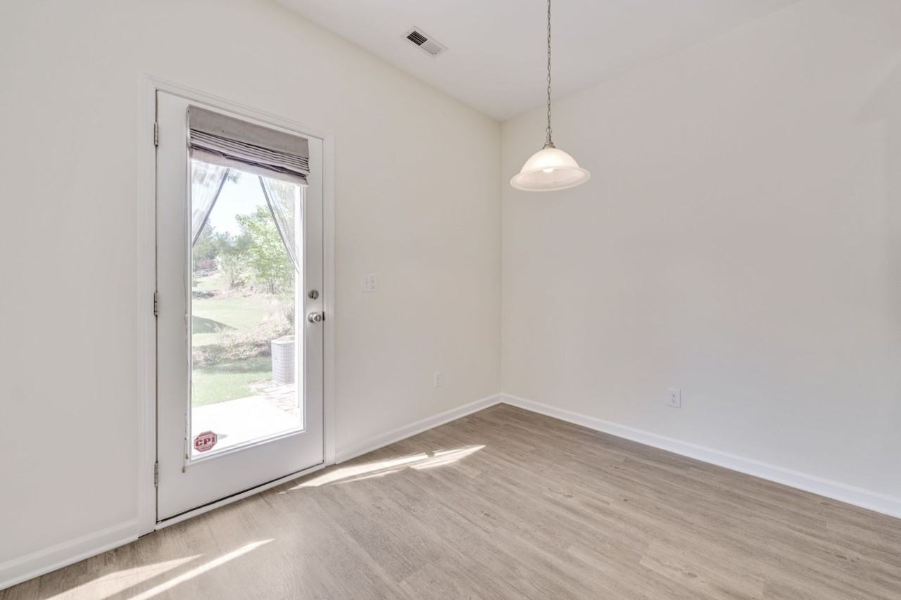 11 Moss Grove Ln - Photo 5 of 18