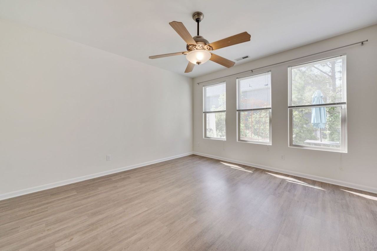 11 Moss Grove Ln - Photo 6 of 18