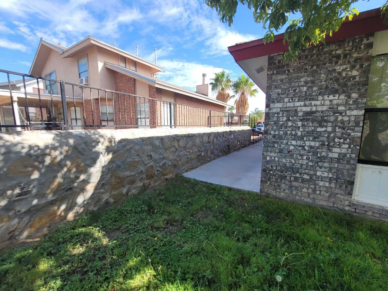 11624 Norman Montion Dr - Photo 2 of 24