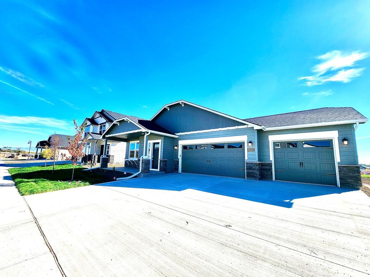 10255 W Salmonberry St - Photo 2 of 35