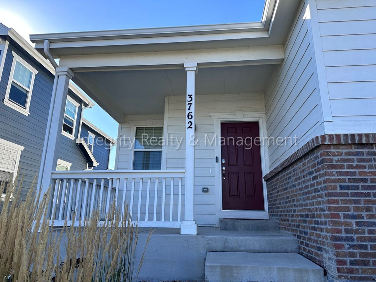 3762 Cadence Dr - Photo 2 of 40