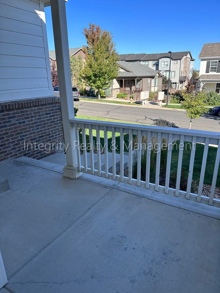 3762 Cadence Dr - Photo 3 of 40