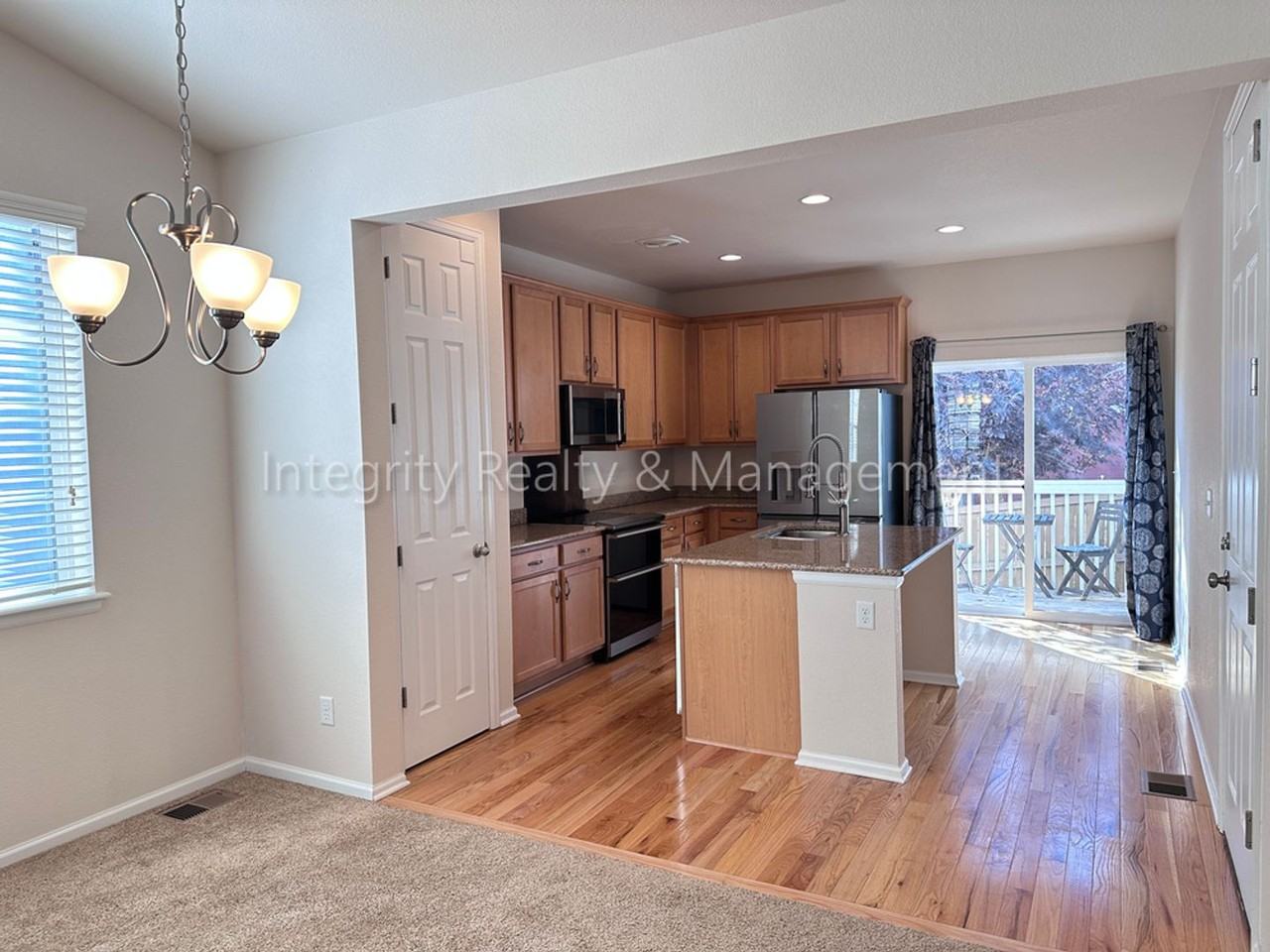 3762 Cadence Dr - Photo 7 of 40