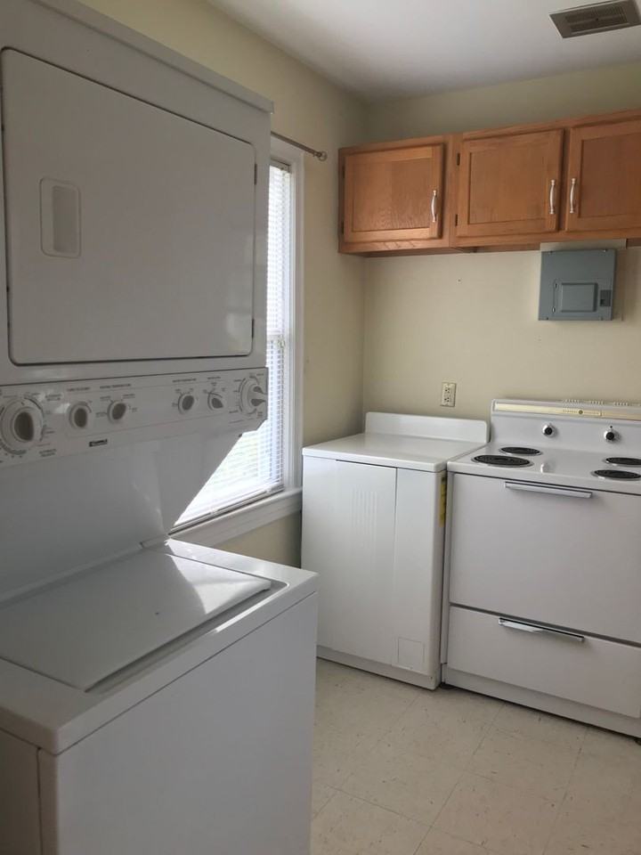 2708 Stratford Dr - Photo 3 of 14