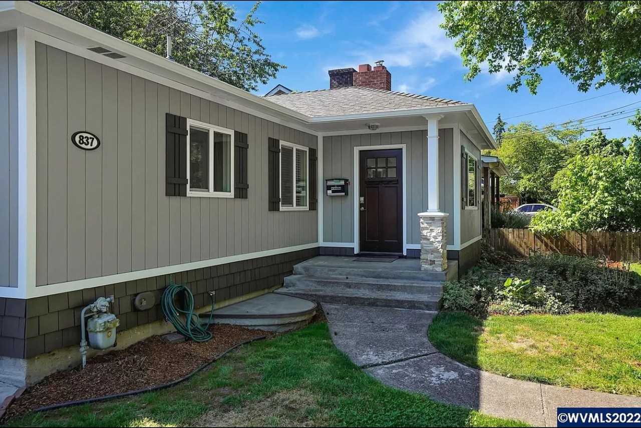 837 Nw 10th St - Photo 3 of 26