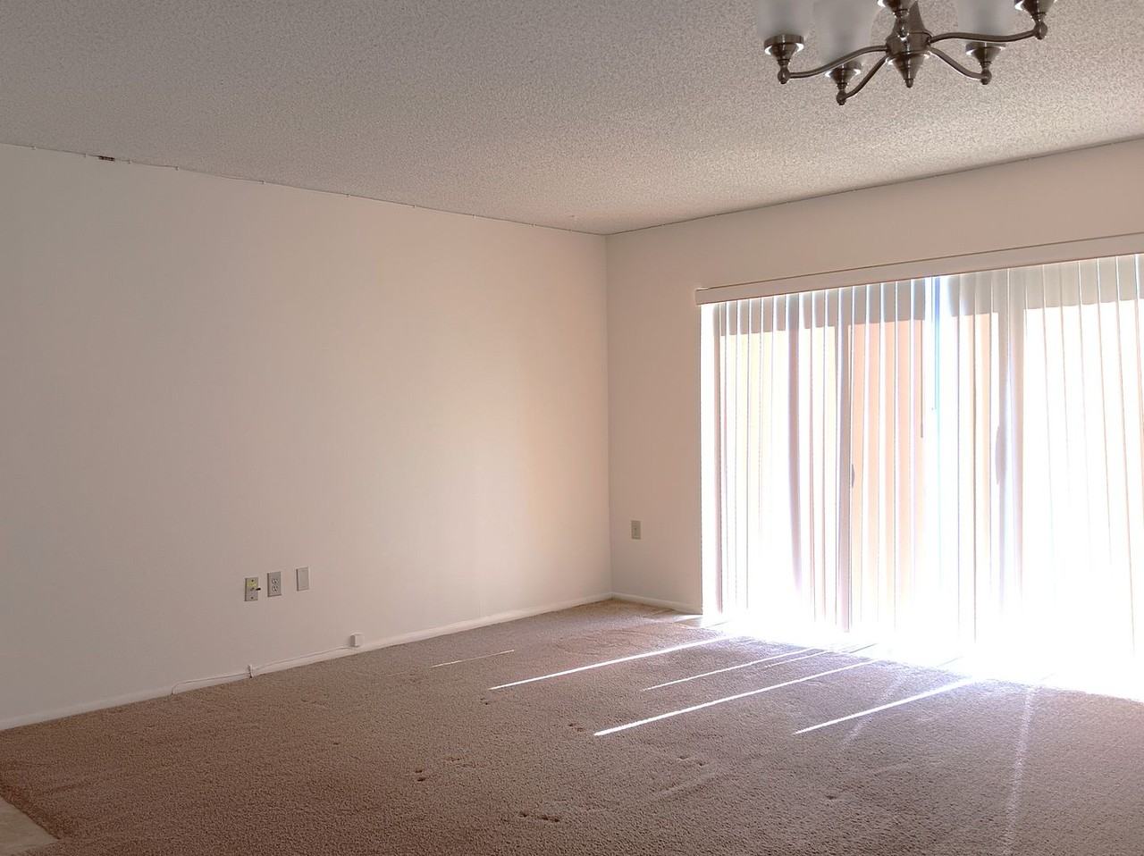 327 34th Ave N - Photo 3 of 20