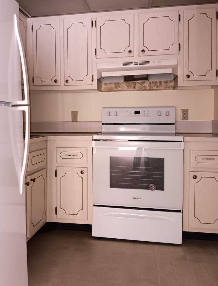 327 34th Ave N - Photo 5 of 20