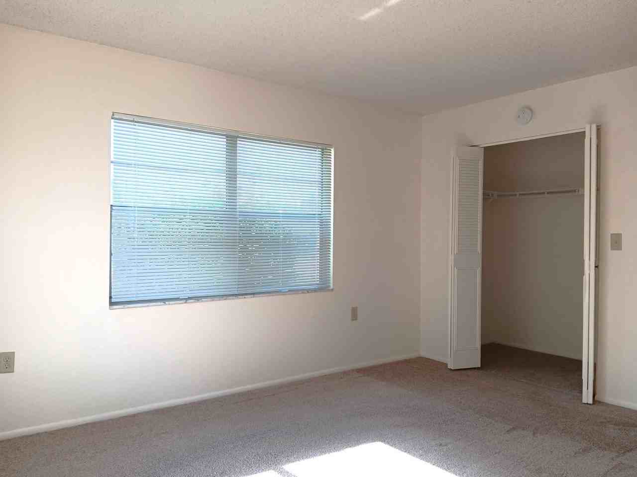 327 34th Ave N - Photo 7 of 20