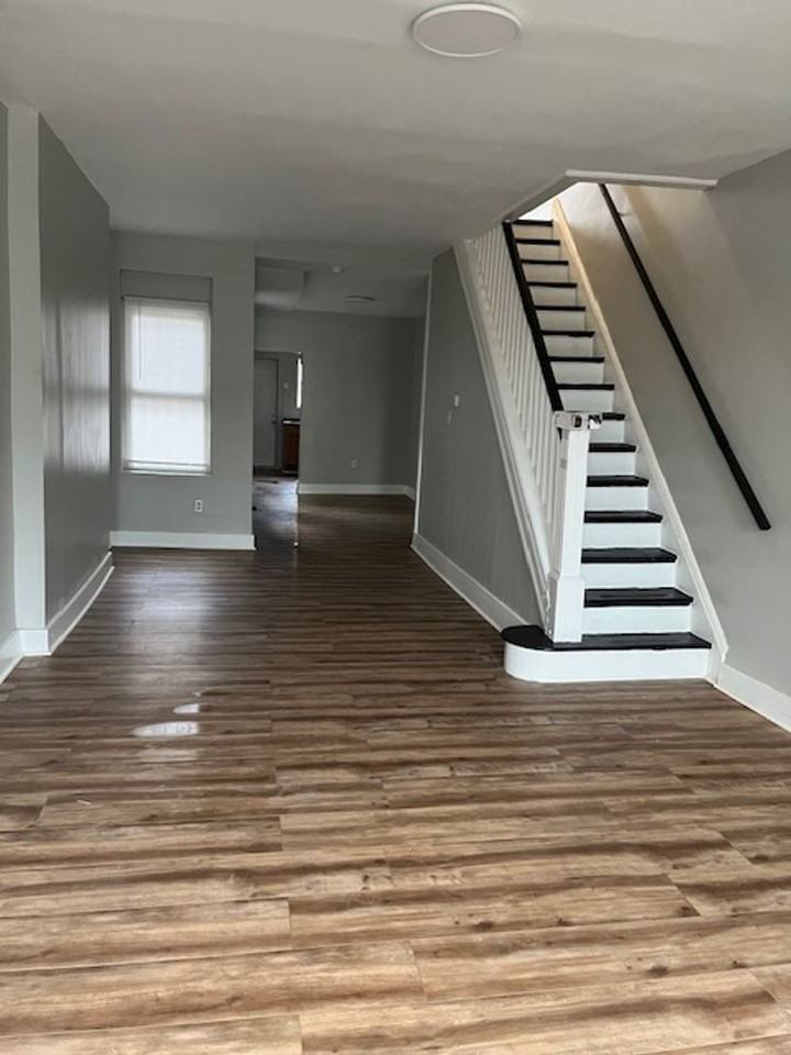 602 Point St - Photo 2 of 8